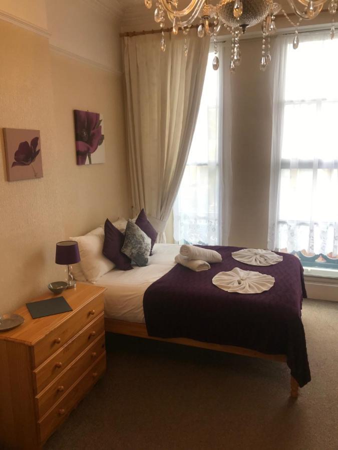 Atlantis Bed and Breakfast Torquay Εξωτερικό φωτογραφία