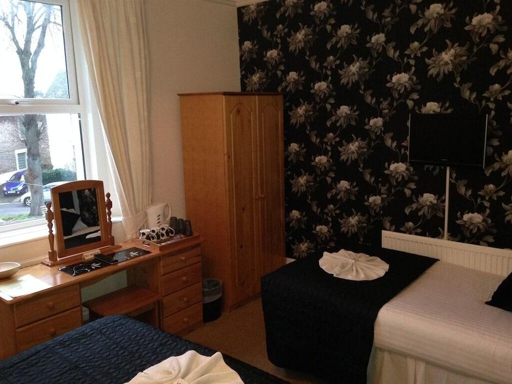 Atlantis Bed and Breakfast Torquay Εξωτερικό φωτογραφία